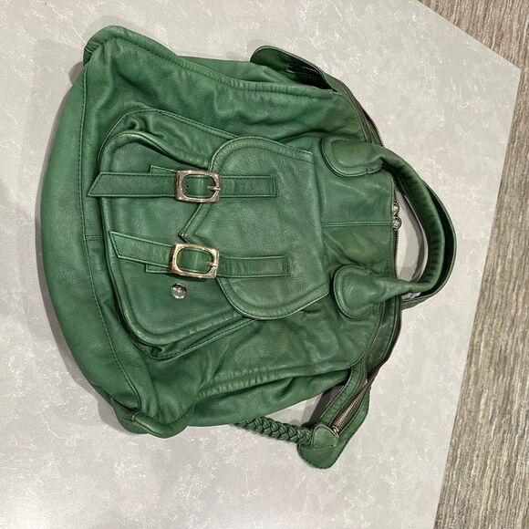 BULGA Green Shoulder Bag with Casual Design and Spacious Interior - Picture 11 of 12